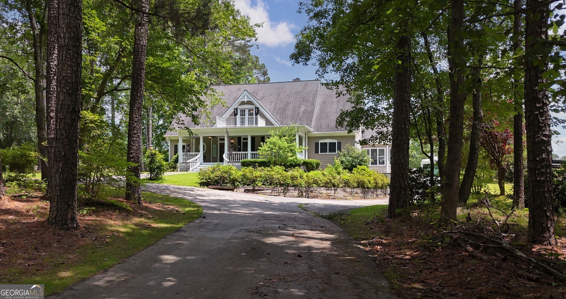 625 W Lake DR