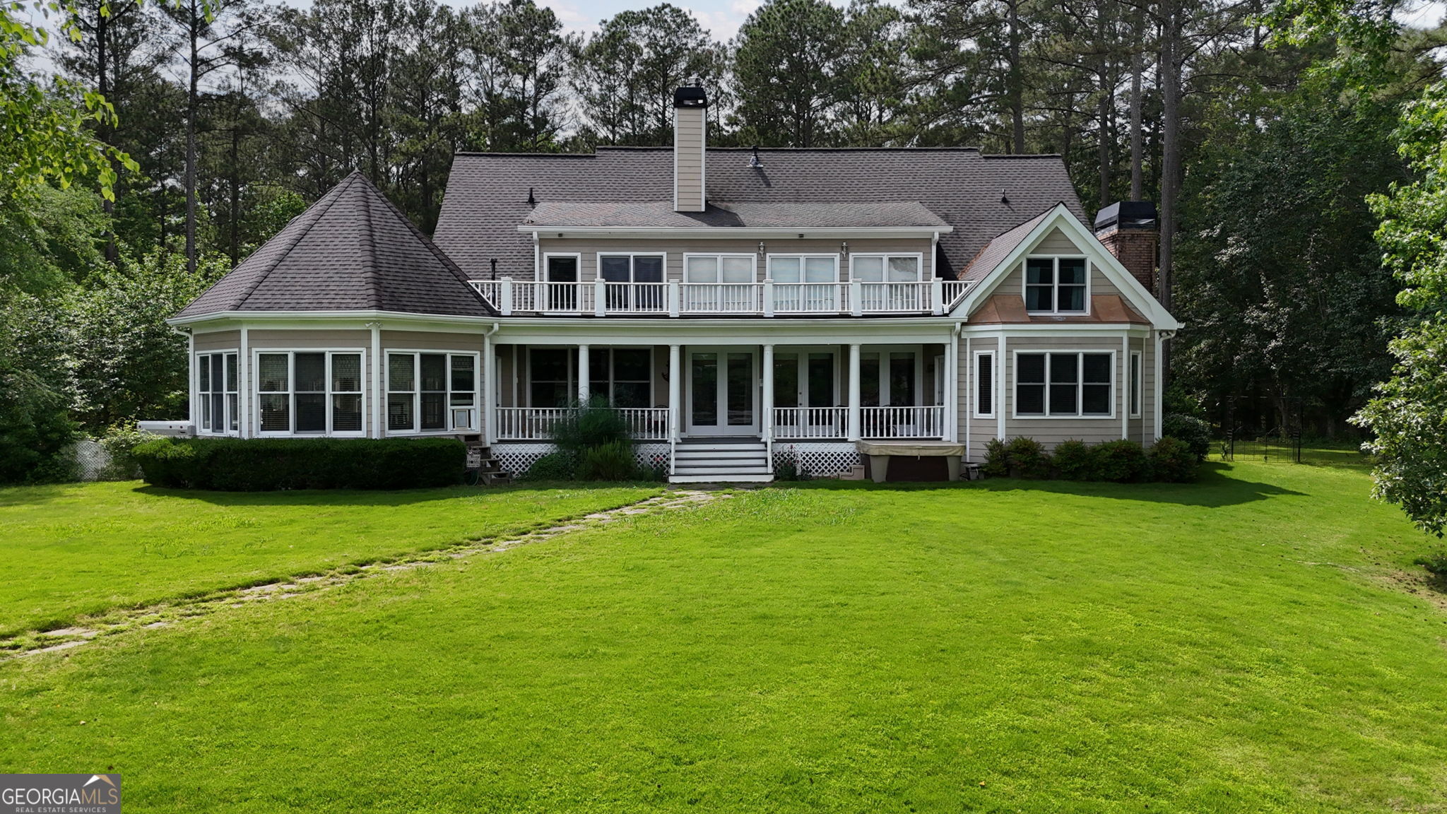 625 W Lake DR