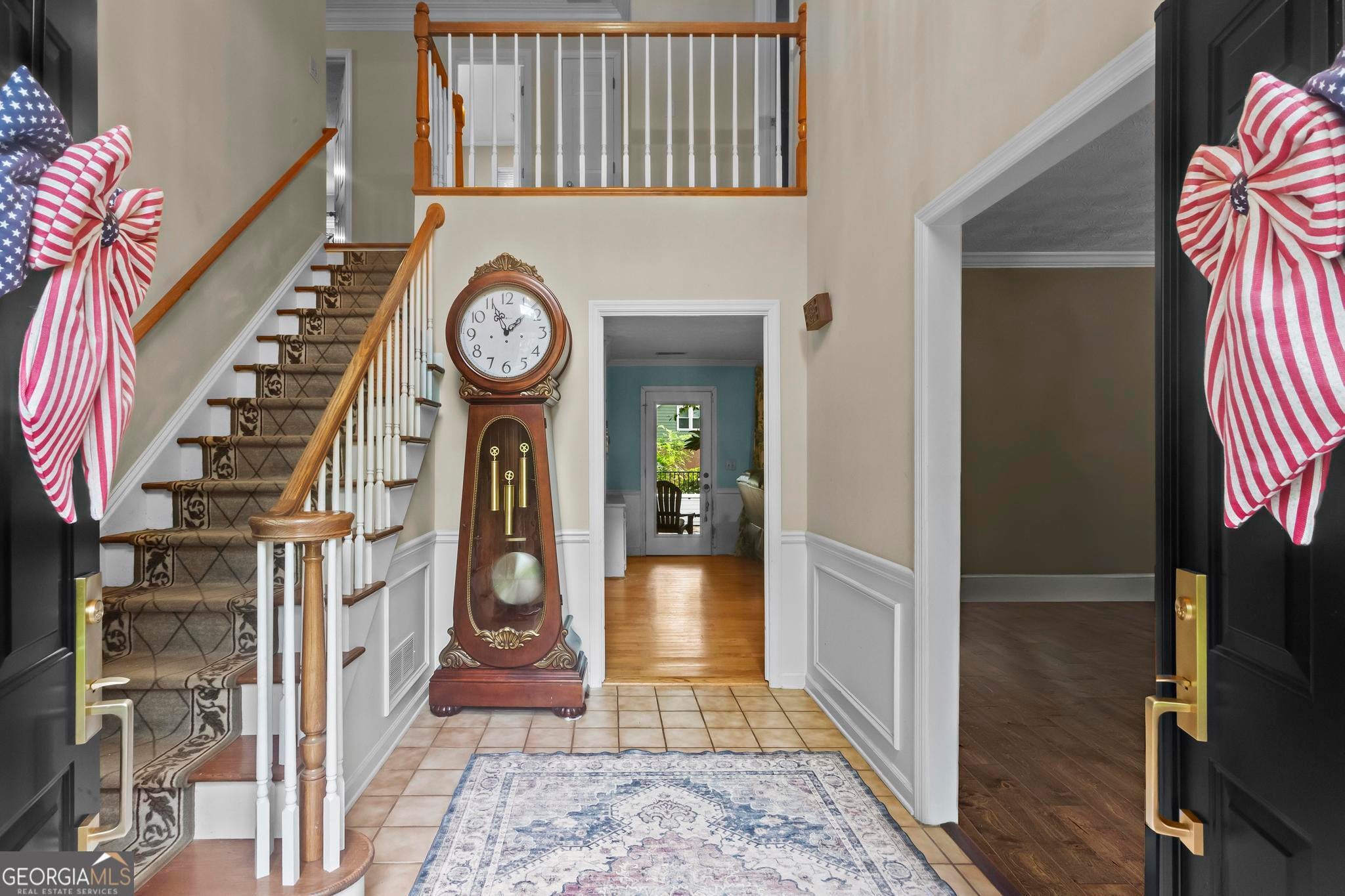 140 Lakeside DR NW
