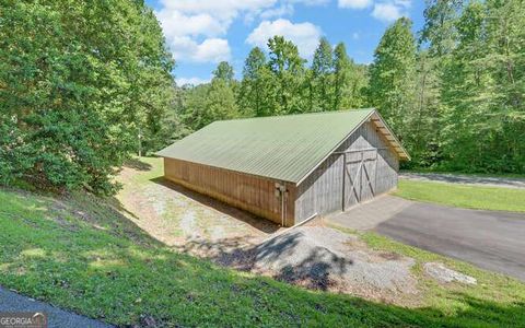 A home in Hiawassee