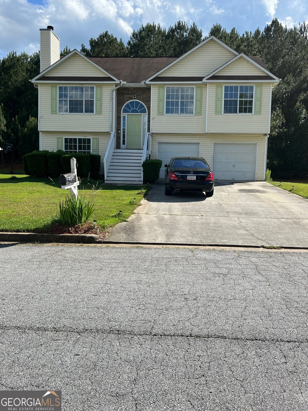 Photo of 506 Rosewood Circle, Jonesboro, GA 30238 (MLS # 10812992)