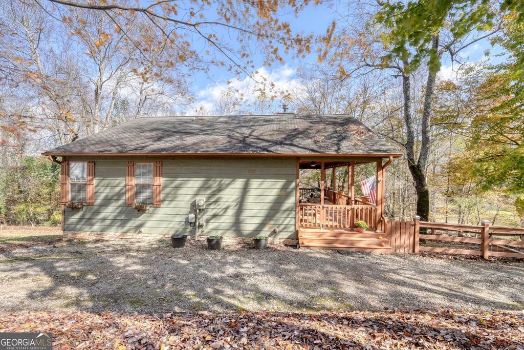 Photo of 102 Maple Lane, Blairsville, GA 30512 (MLS # 10696000)