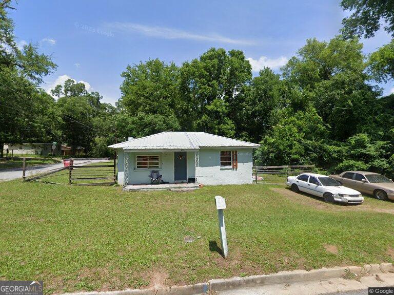 Excellent investment opportunity: 2-bedroom- 1 full bath. Tenant occupied. Roof is a year old. The current tenant is paying $750 per month. Do not contact current tenant(s) or attempt to show without an appointment. Available for individual sale or as a package deal with 3 other properties GAMLS #10569782, 10569792, and 10569801.