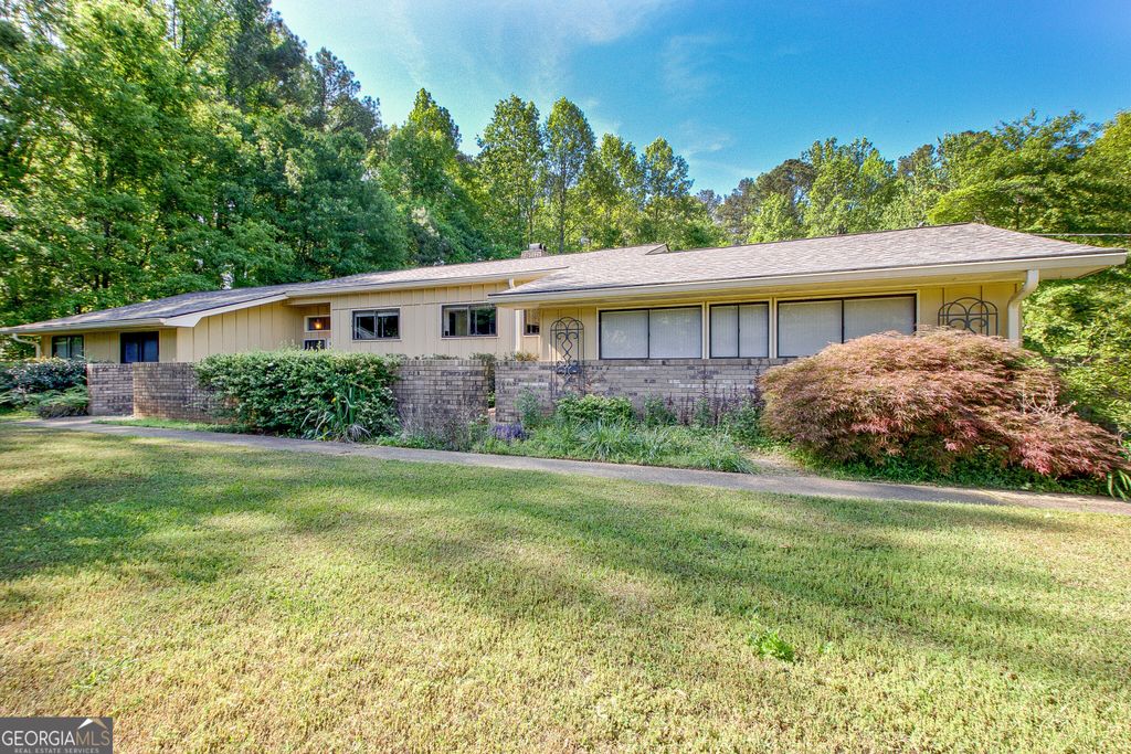 Photo of 115 Hickory Place, Fayetteville, GA 30214 (MLS # 10736016)