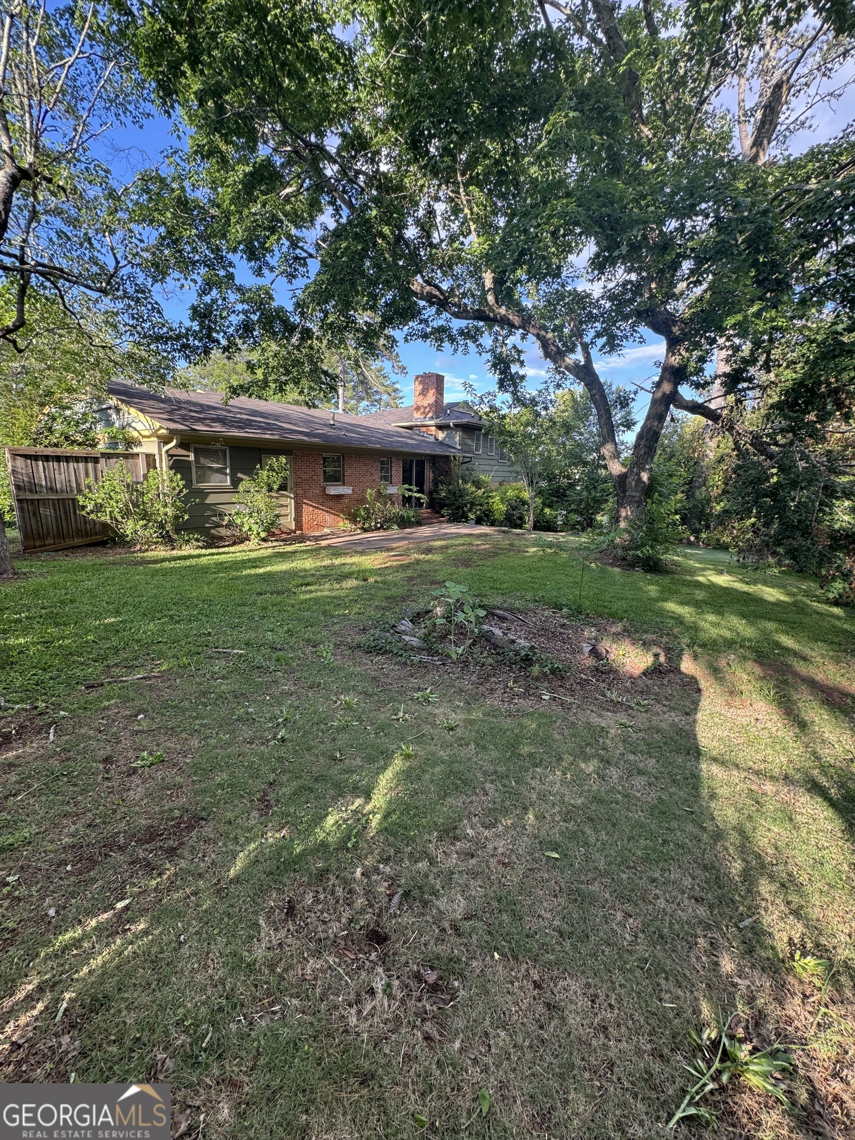 202 Hillandale DR