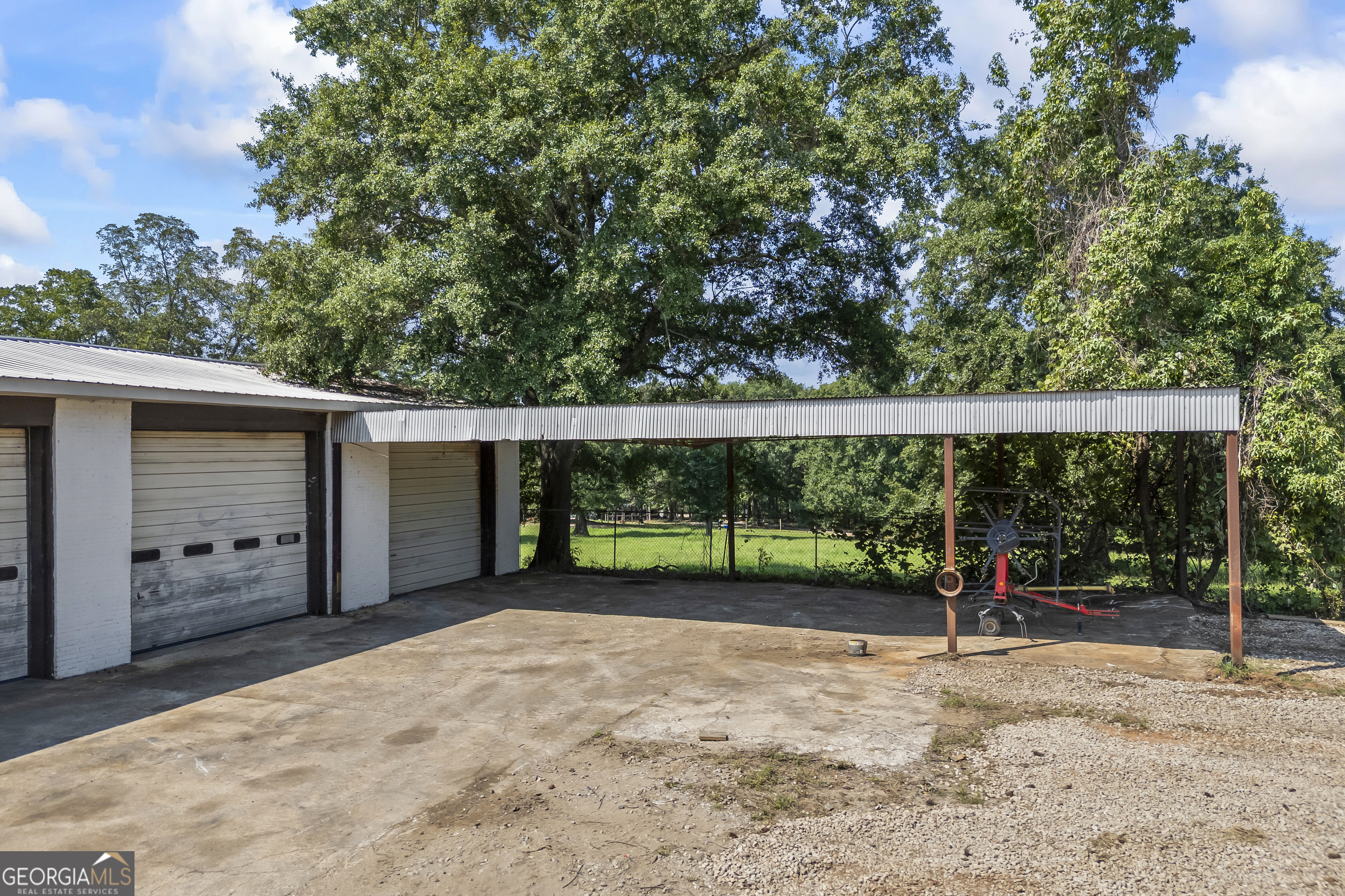 557 W Main ST