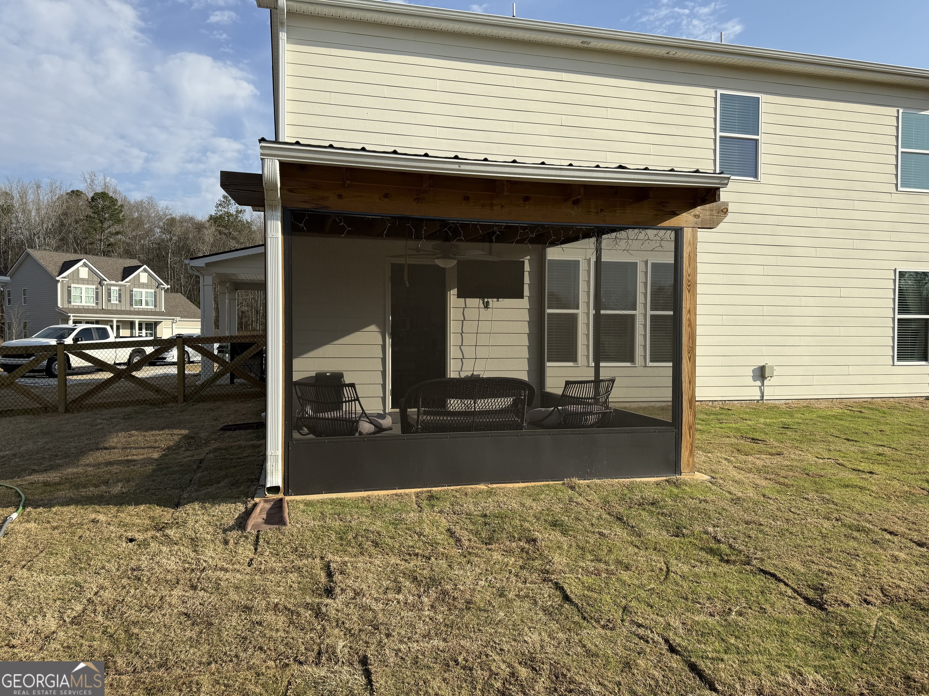 656 Dolly DR