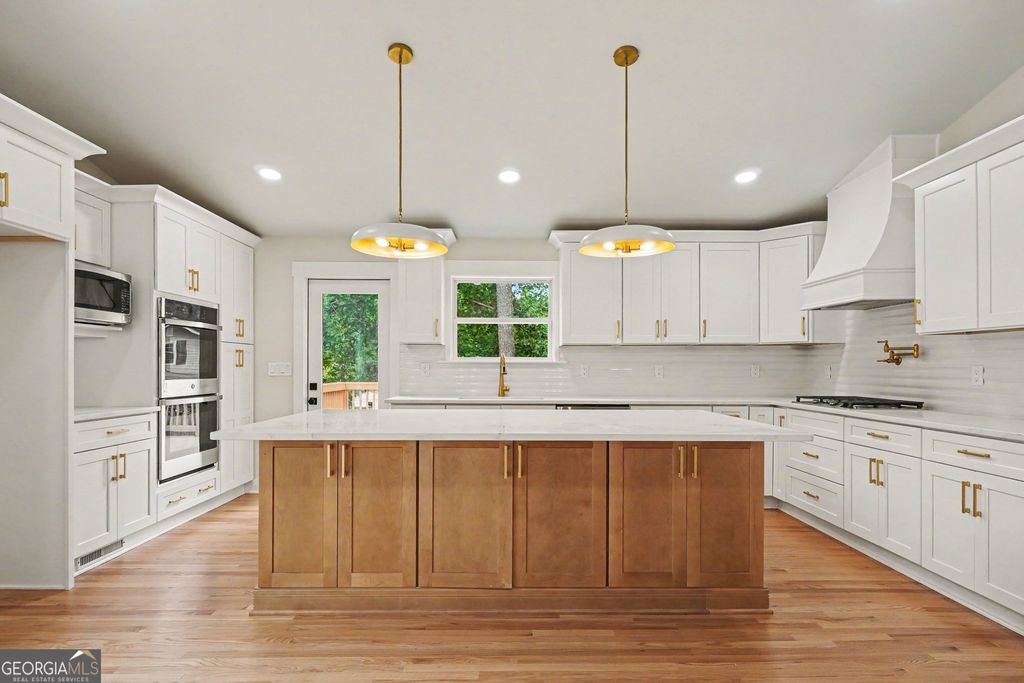 Photo of 2098 Dundee Drive SE, Smyrna, GA 30080 (MLS # 10810547)