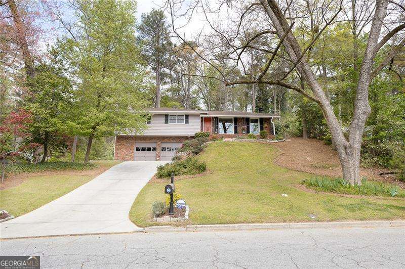 1176 Converse DR NE
