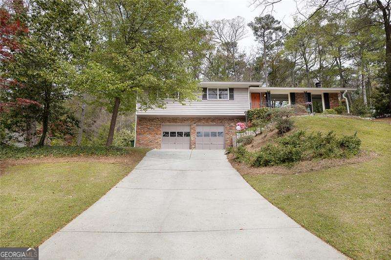 1176 Converse DR NE