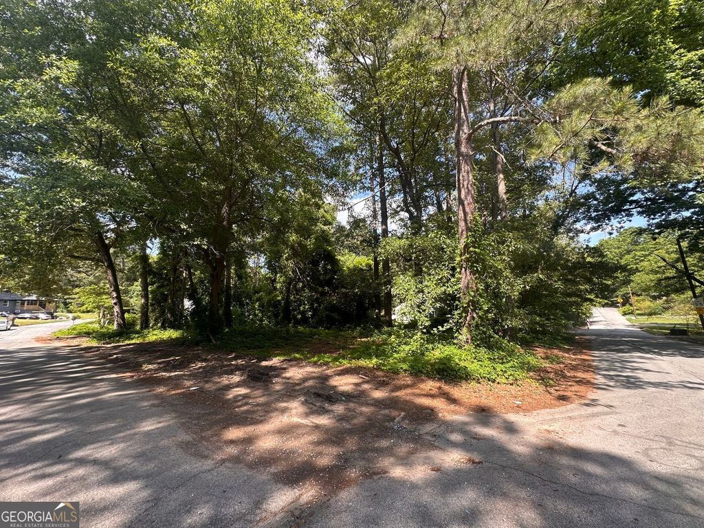 Photo of 2529 Oldknow Drive NW, Atlanta, GA 30318 (MLS # 10769092)