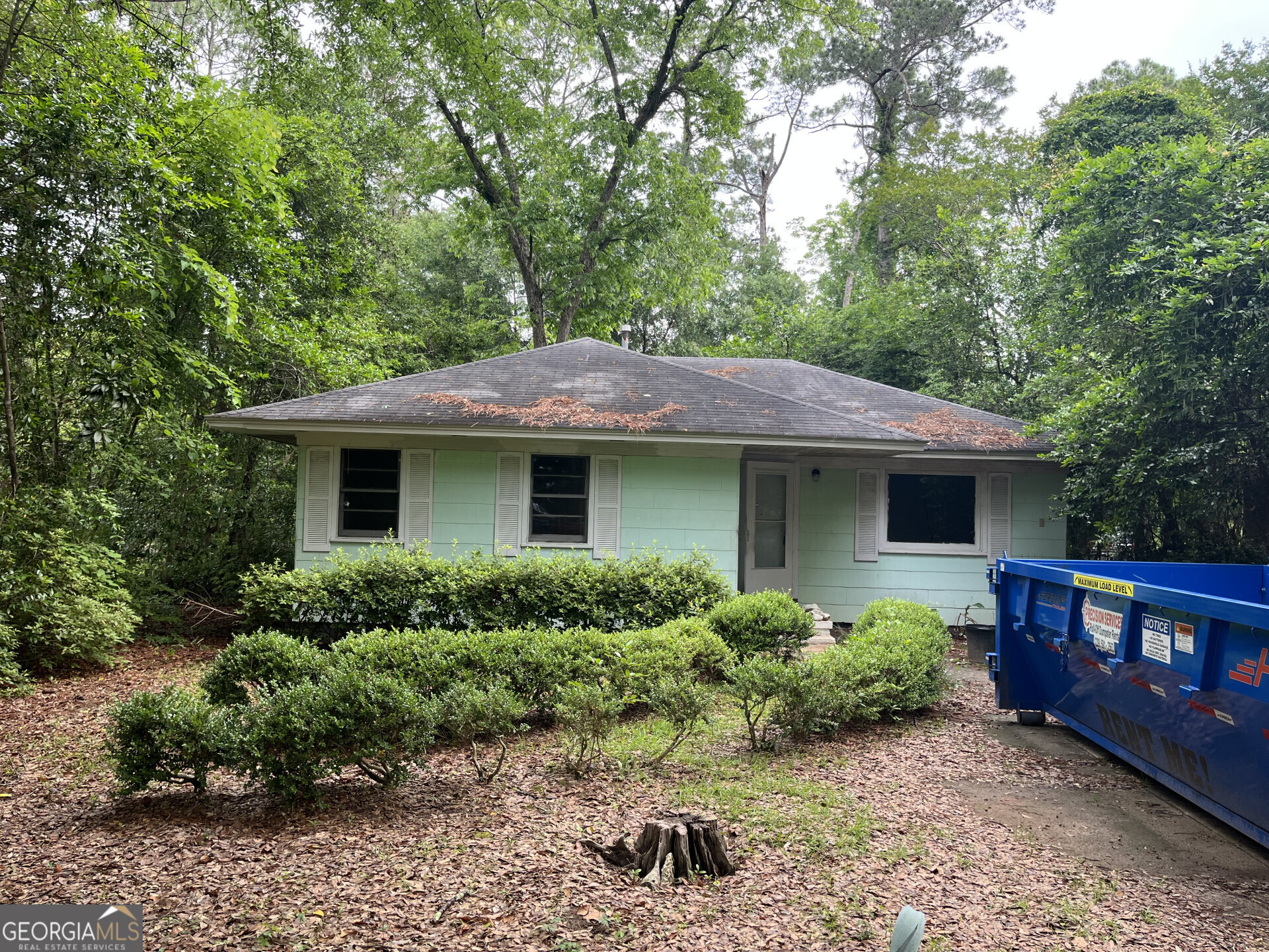 915 W Tift AVE