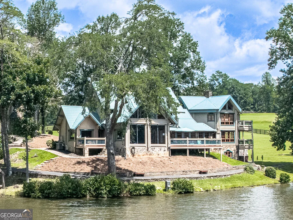 201 Mountainside Parkway