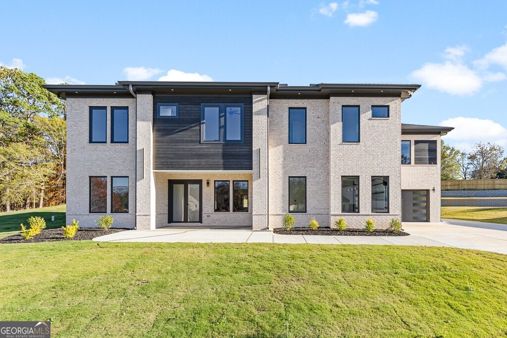 555 Versailles DR