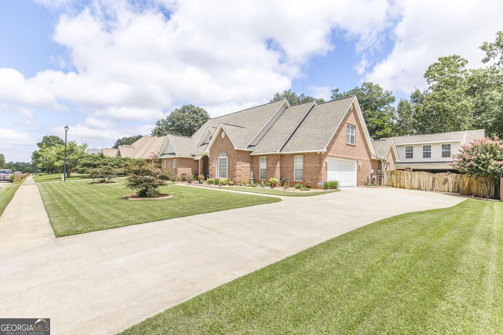 800 Bay Laurel CIR