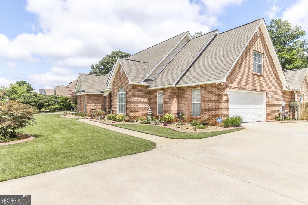 800 Bay Laurel CIR