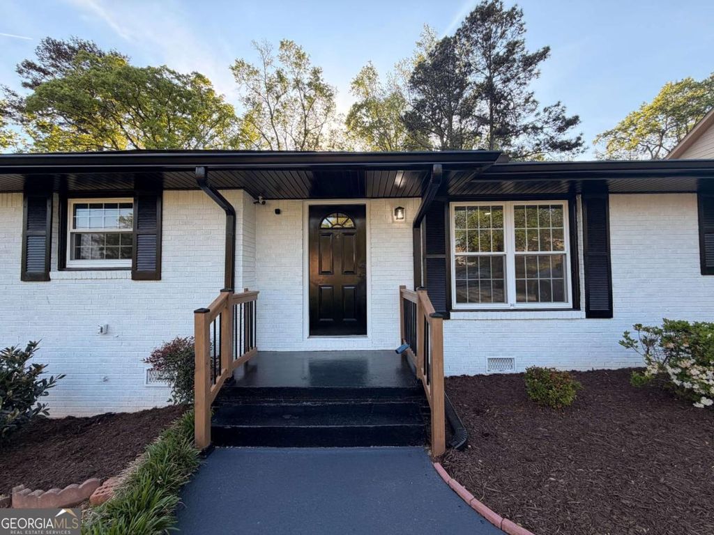 Photo of 2457 Parkland Drive, Decatur, GA 30032 (MLS # 10729077)