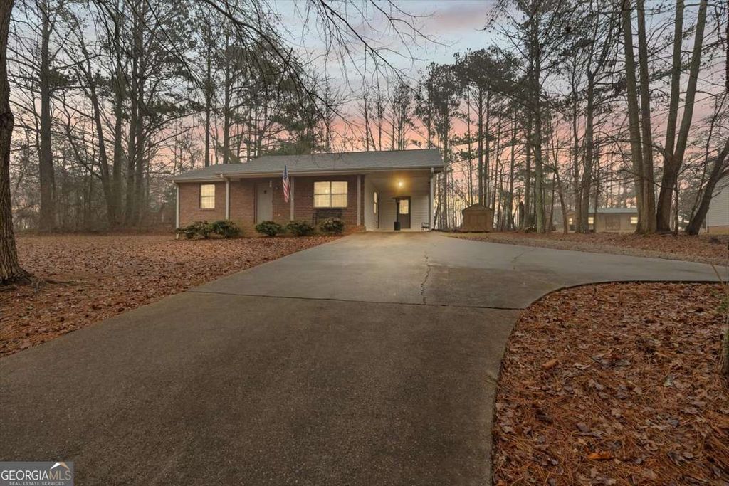 Photo of 723 Buchanan Bypass, Buchanan, GA 30113 (MLS # 10678804)