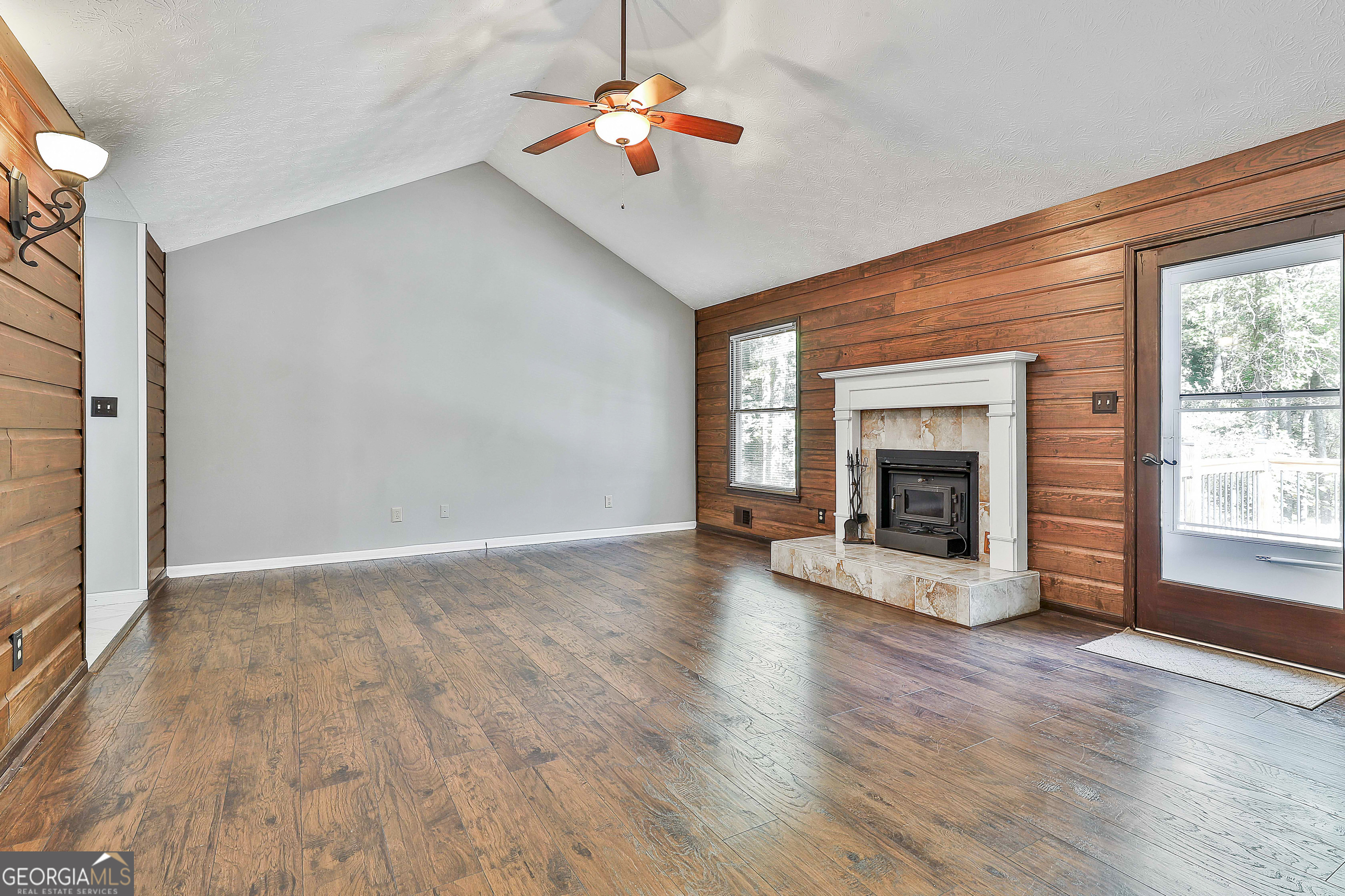 140 Waldrop Way