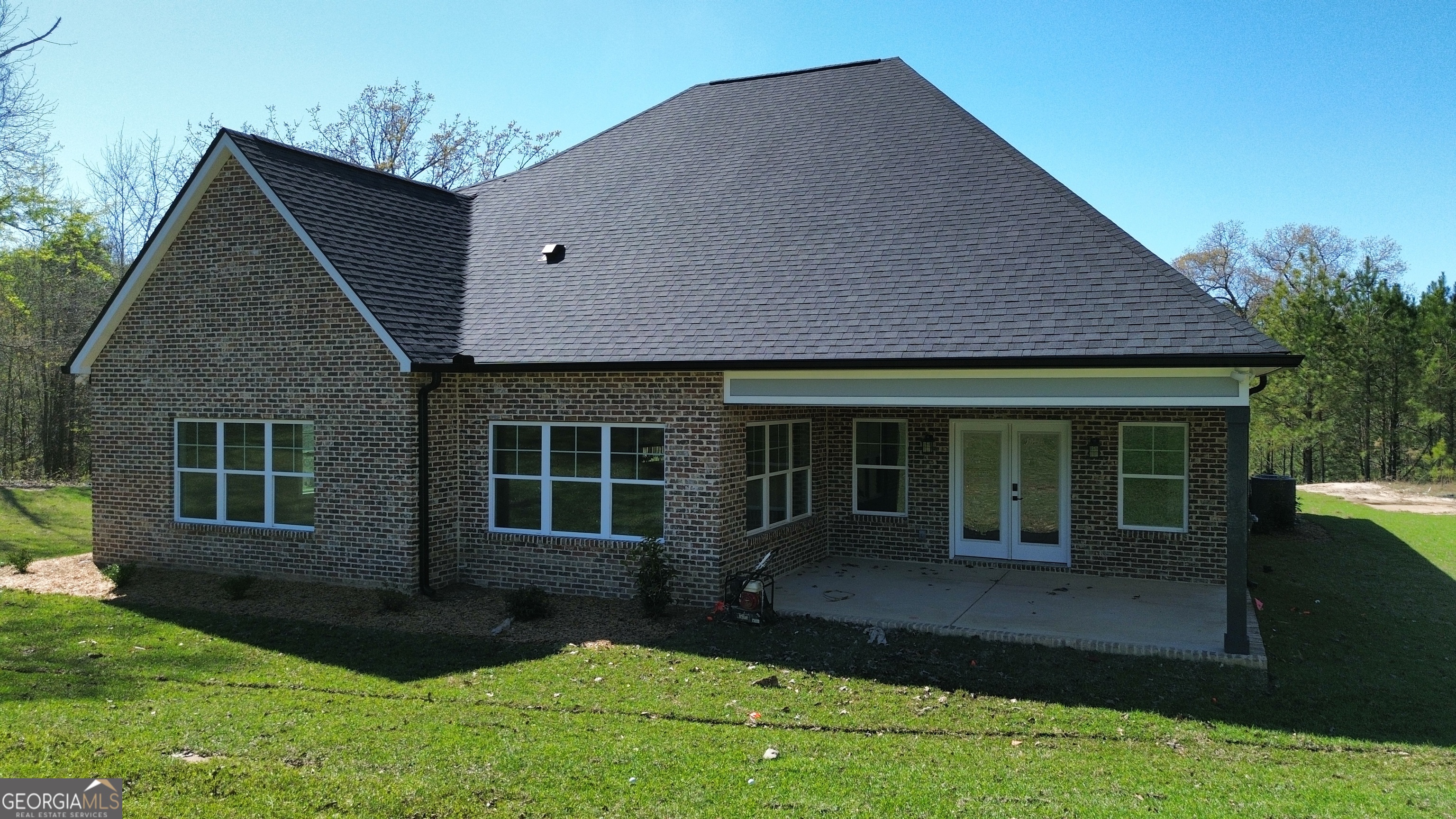 411 Southern Oaks DR