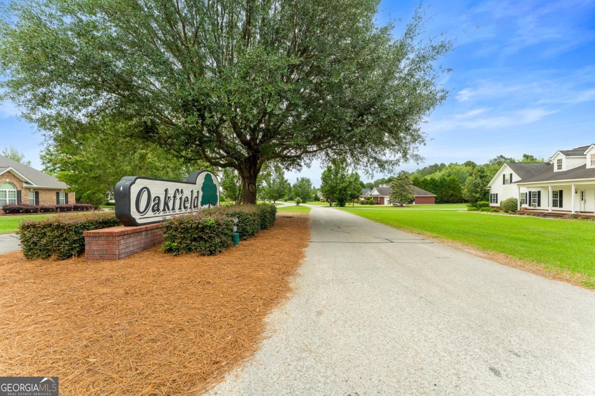 9027 Oakfield DR