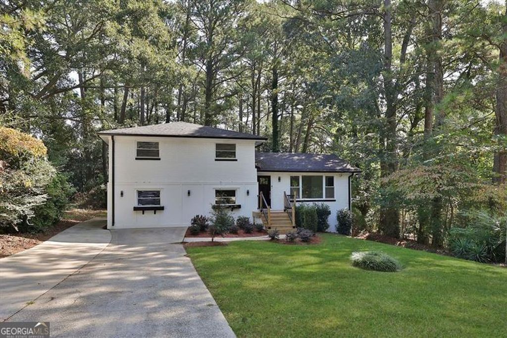 Photo of 1770 Austin Drive, Decatur, GA 30032 (MLS # 10692534)