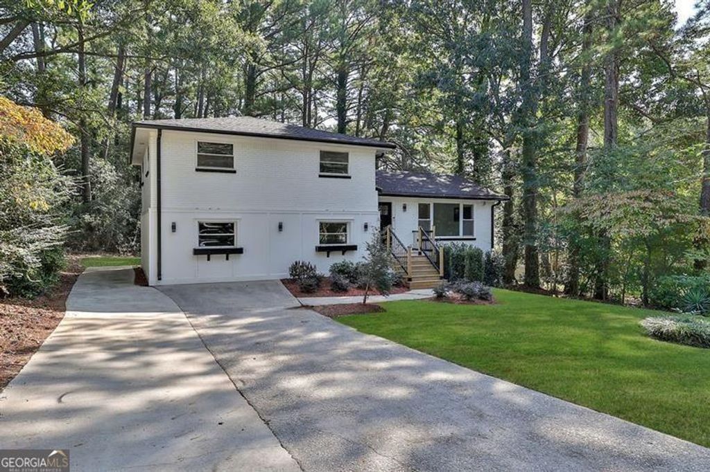 Photo of 1770 Austin Drive, Decatur, GA 30032 (MLS # 10692534)