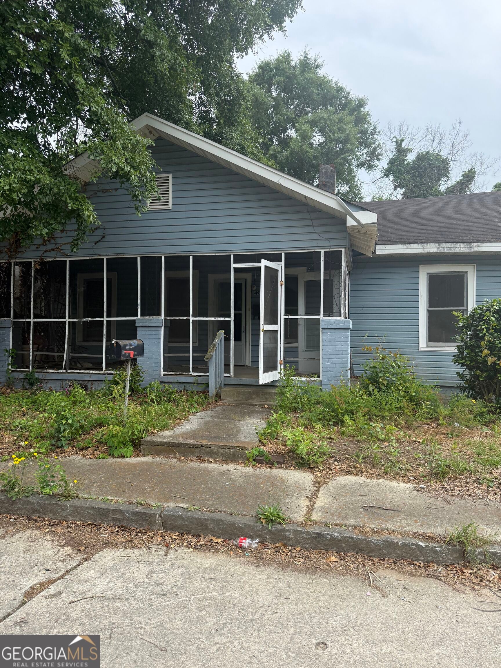 526 Nelson ST