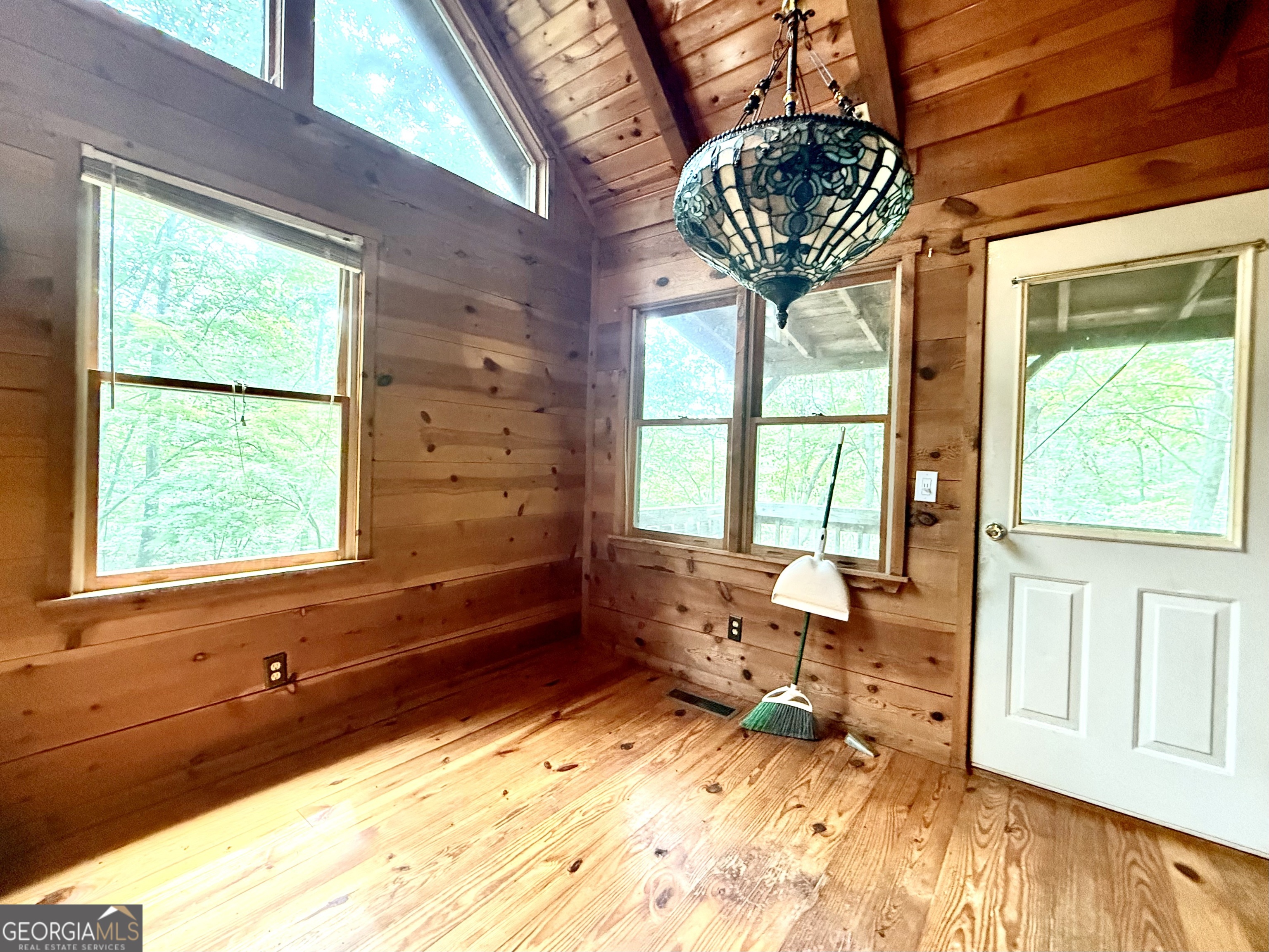 441 Skyview CIR