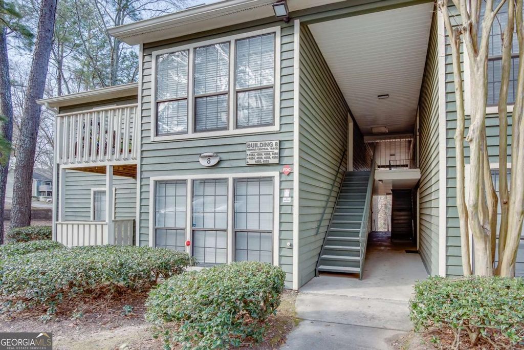 Photo of 4552 Vinings Central Trace SE #63, Atlanta, GA 30339 (MLS # 10693902)