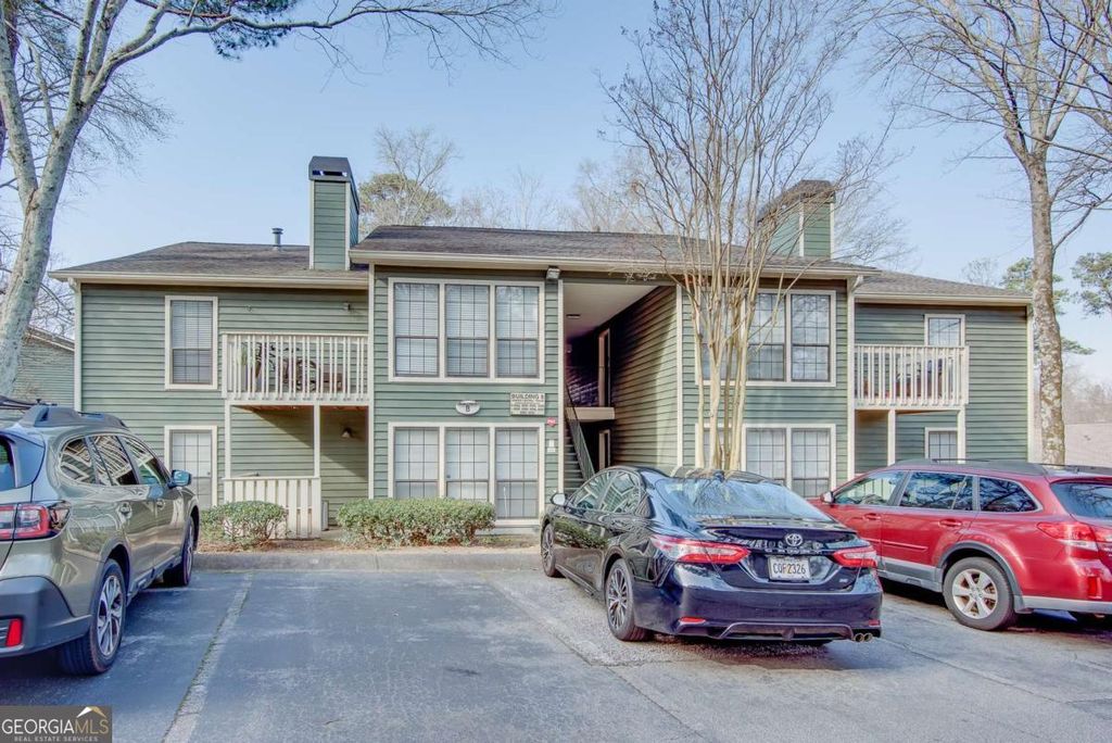Photo of 4552 Vinings Central Trace SE #63, Atlanta, GA 30339 (MLS # 10693902)