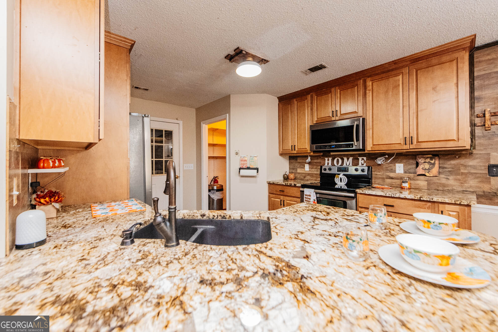 102 Stonemill DR