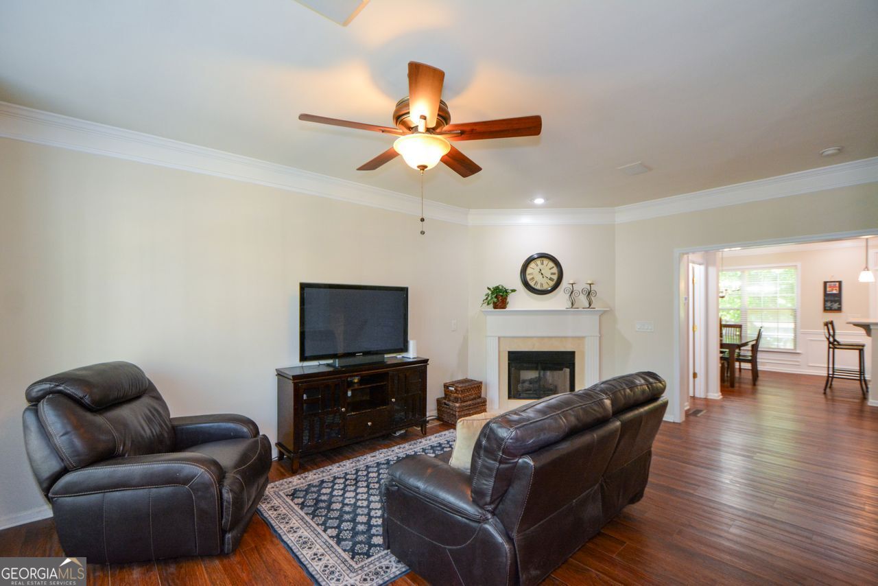 6142 Deluna WAY