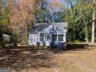 Cute home close to downtown. Remodeled recently it looks good. We are looking for tenants with a 600+ credit score, a clean criminal and rental history, and an income of at least 3 times the rent.