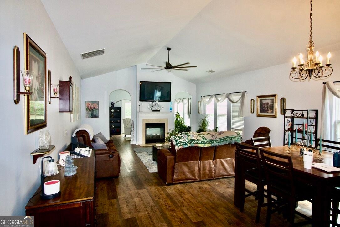 38 Tapestry LN