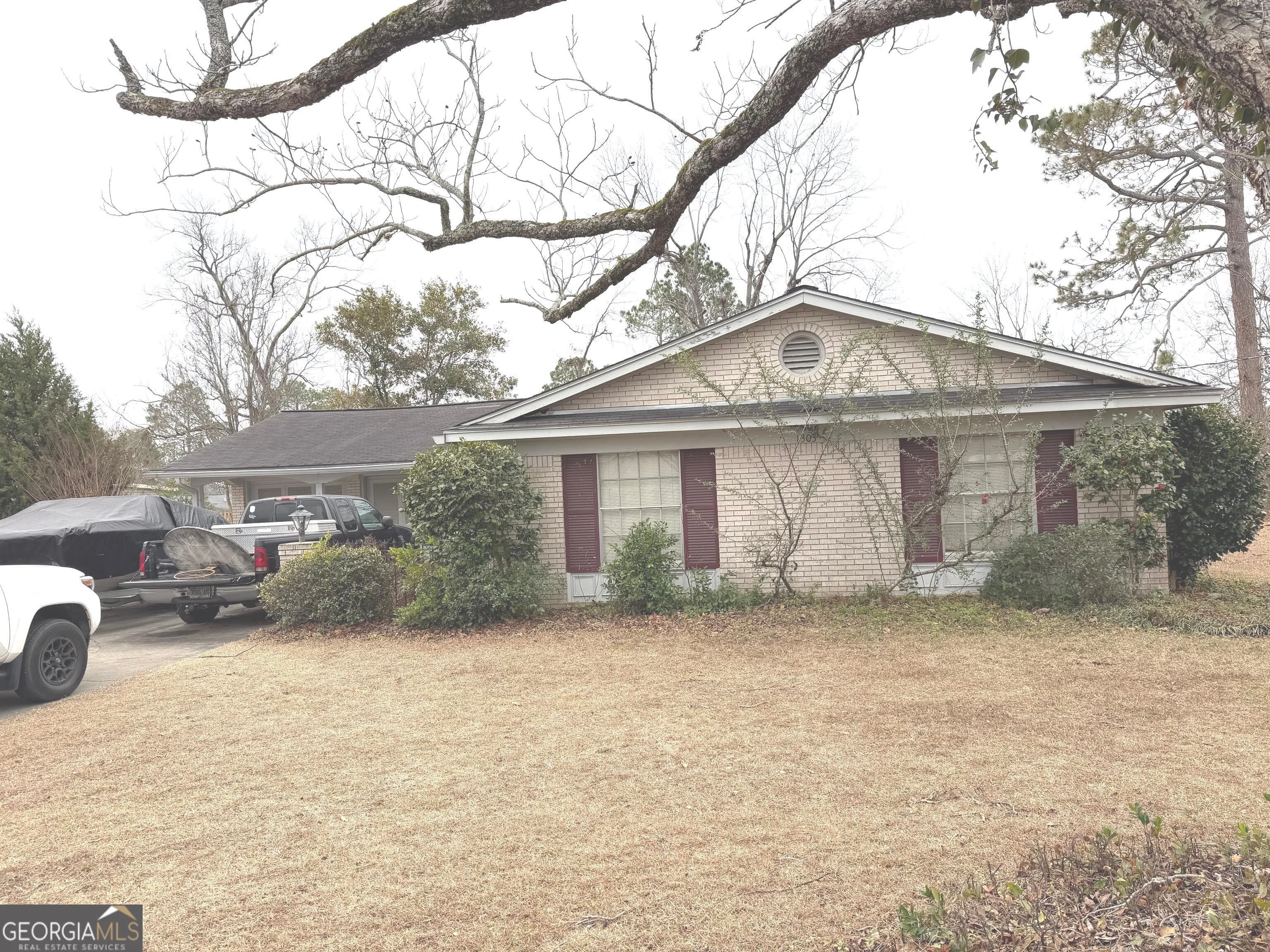 1303 Meadows Lane