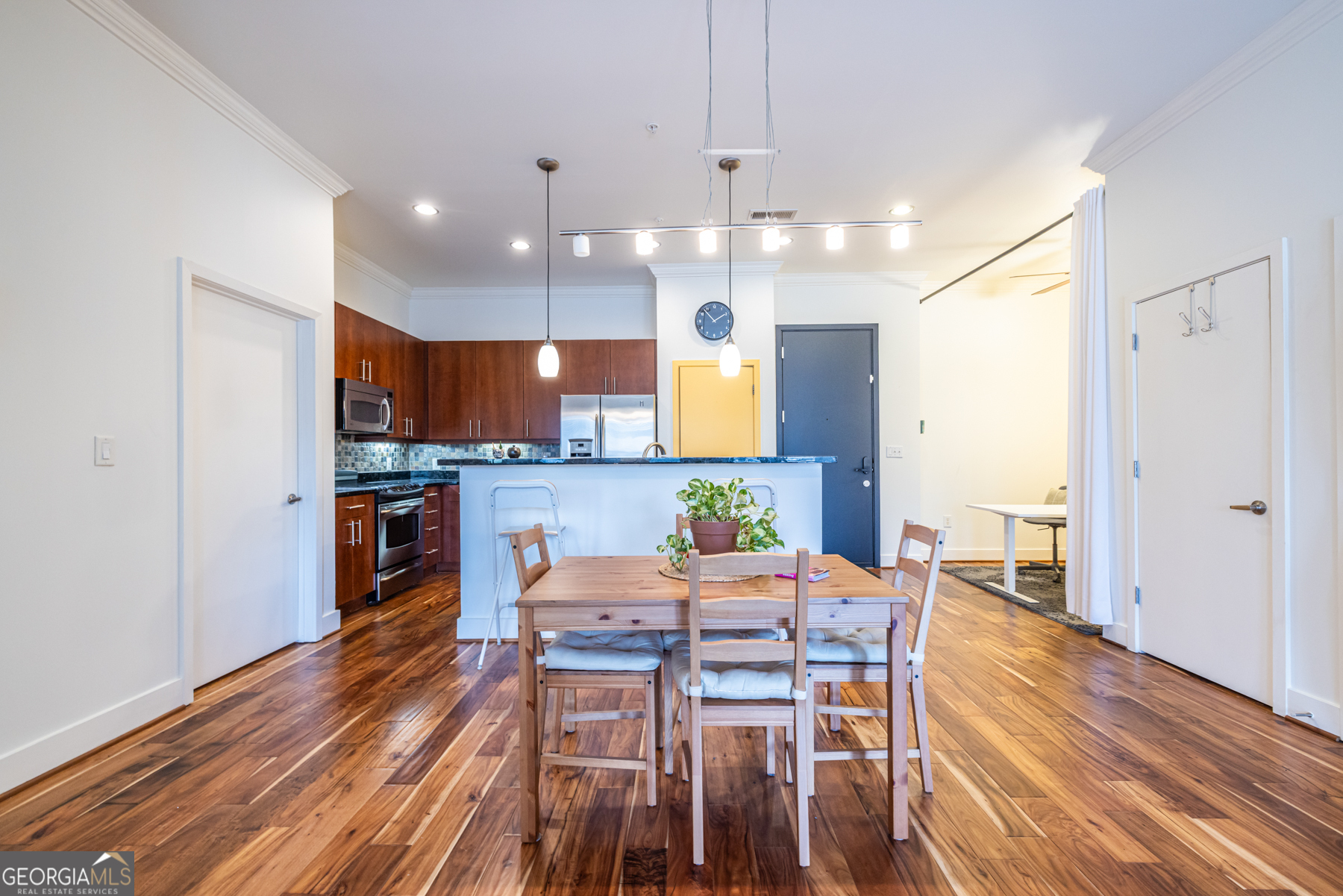 425 Chapel ST SW 2105