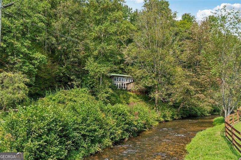 535 HIDDEN VALLEY TRL