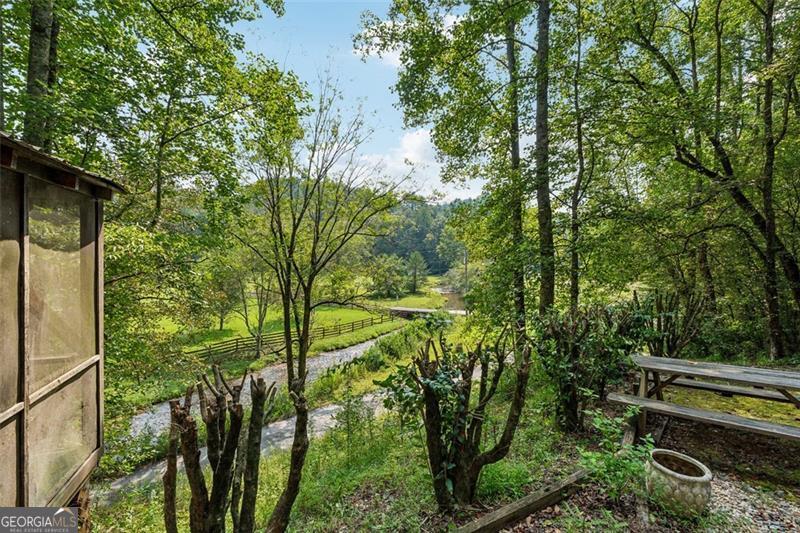 535 HIDDEN VALLEY TRL