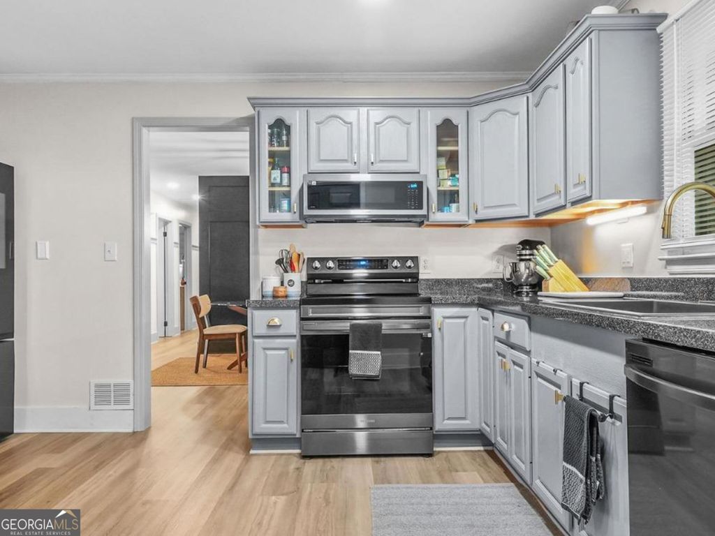 Photo of 114 Woodcrest Drive, Griffin, GA 30223 (MLS # 10660435)