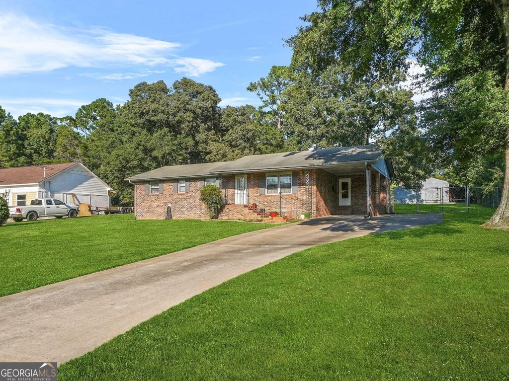 Photo of 114 Woodcrest Drive, Griffin, GA 30223 (MLS # 10660435)