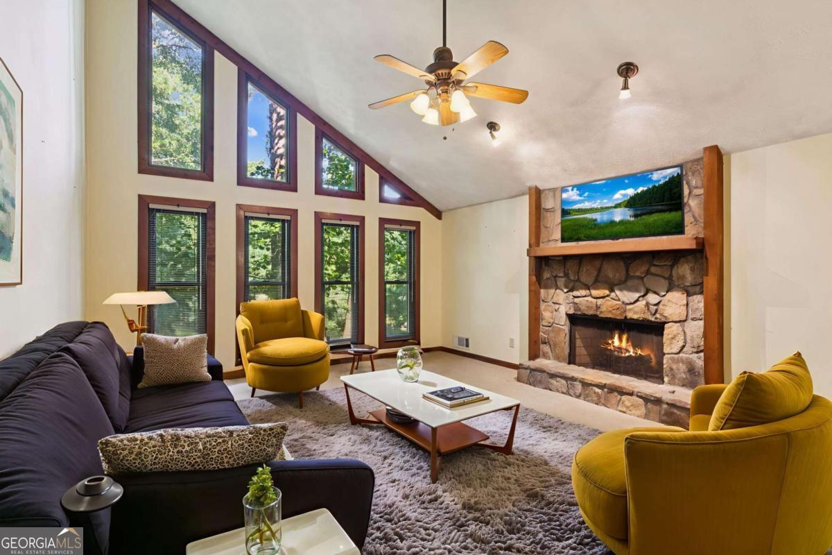 3311 Dogwood LN