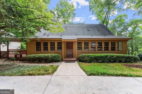 Cabin in Gainesville GA 9125 Ponderosa Trail.jpg