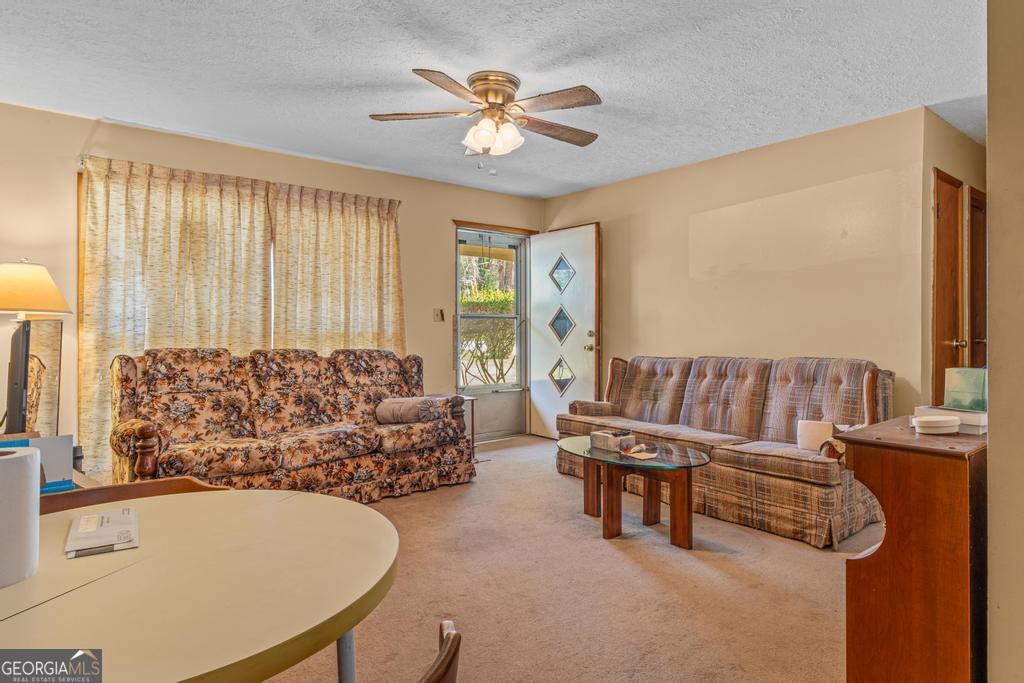 447 Wavelyn WAY