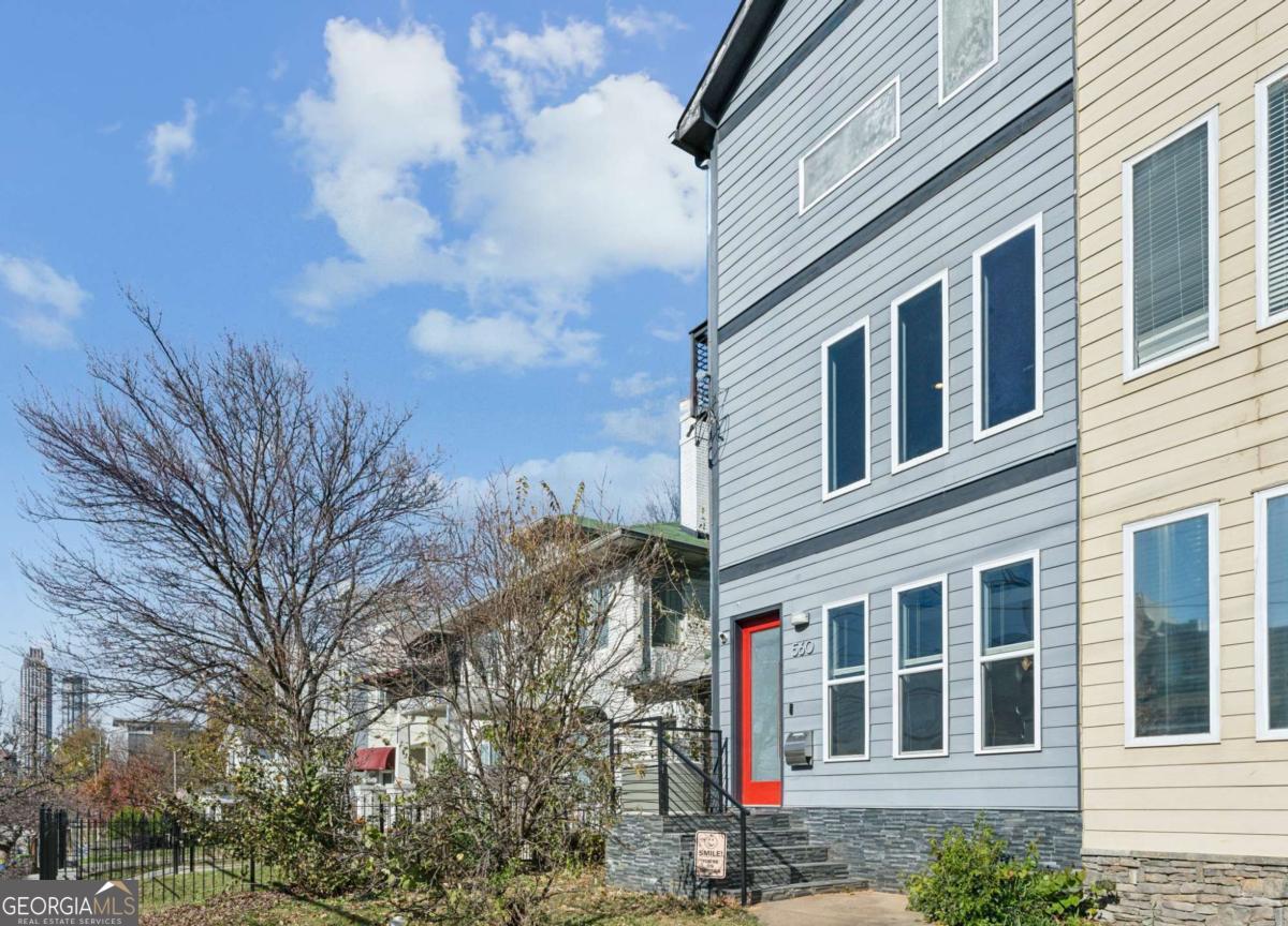 560 JOHN WESLEY DOBBS AVE NE