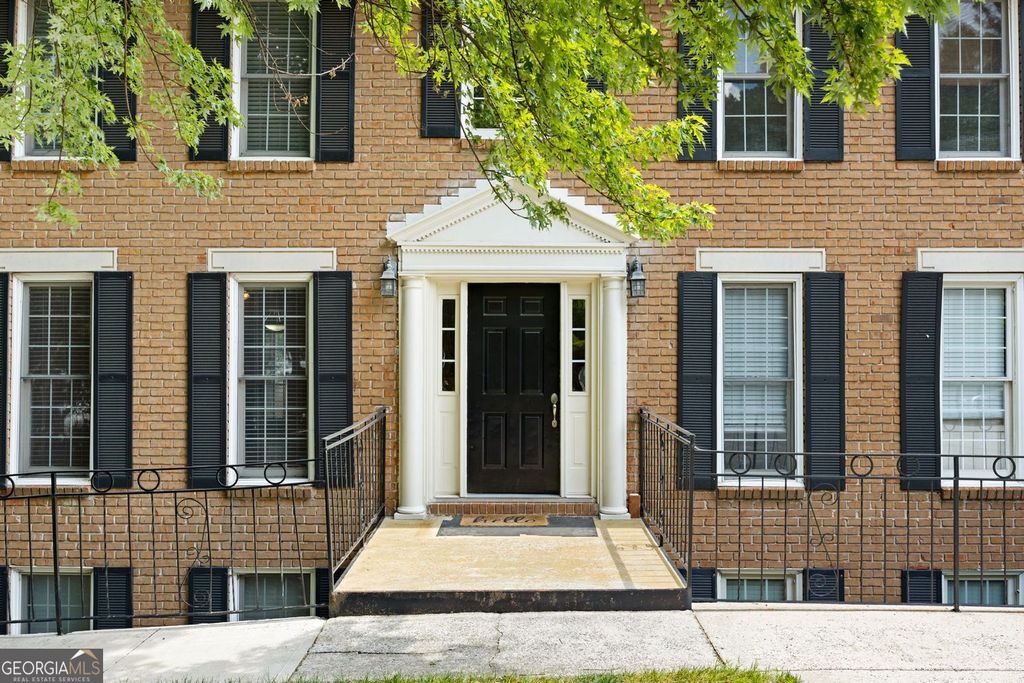 Photo of 1101 Collier Road NW #U3, Atlanta, GA 30318 (MLS # 10764620)