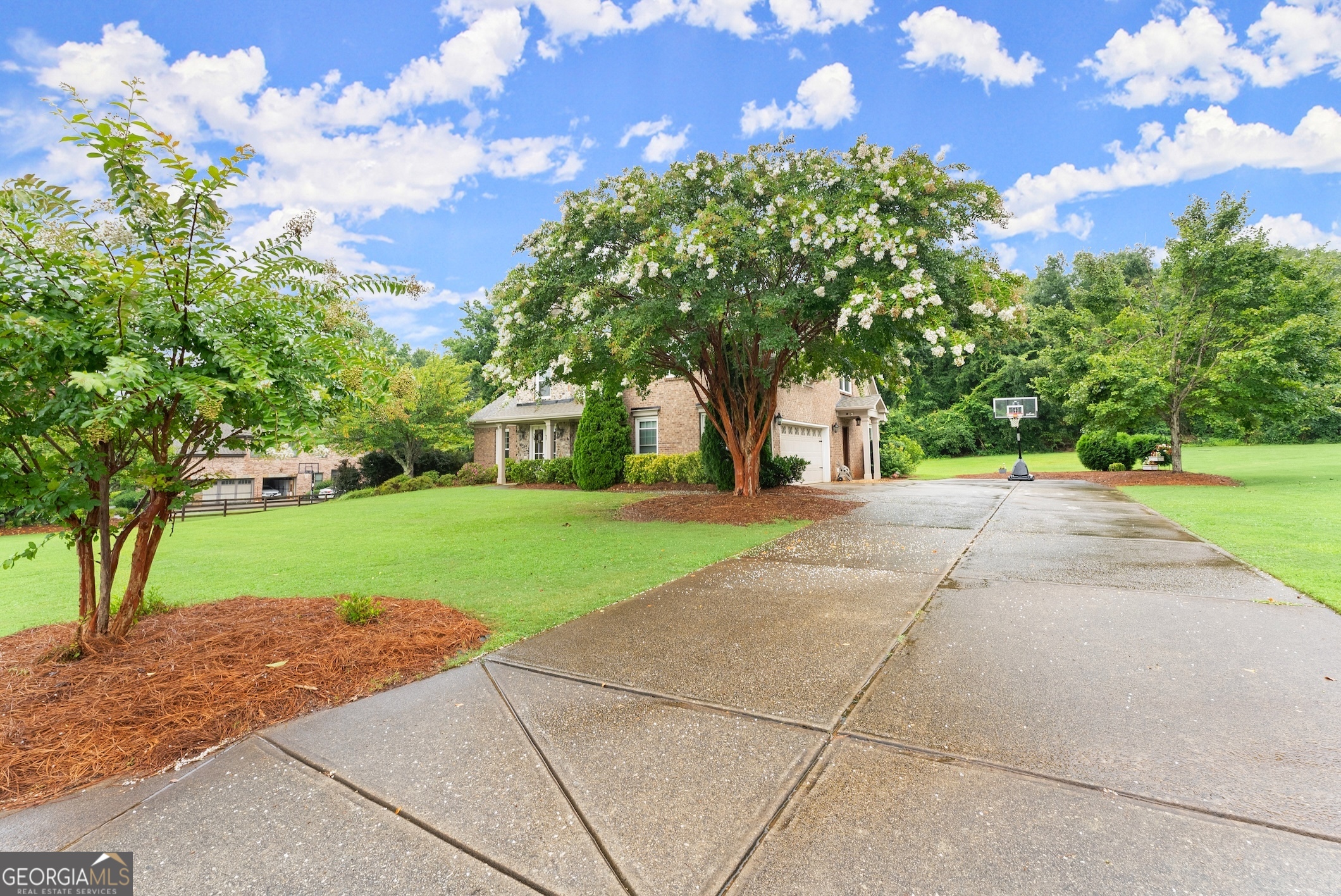 6006 Trojan DR