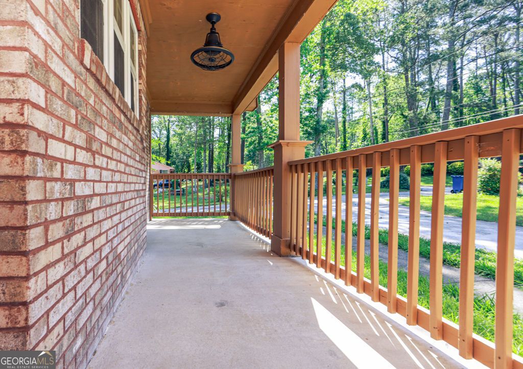 Photo of 3873 King Edward Trail SW, Atlanta, GA 30331 (MLS # 10760621)