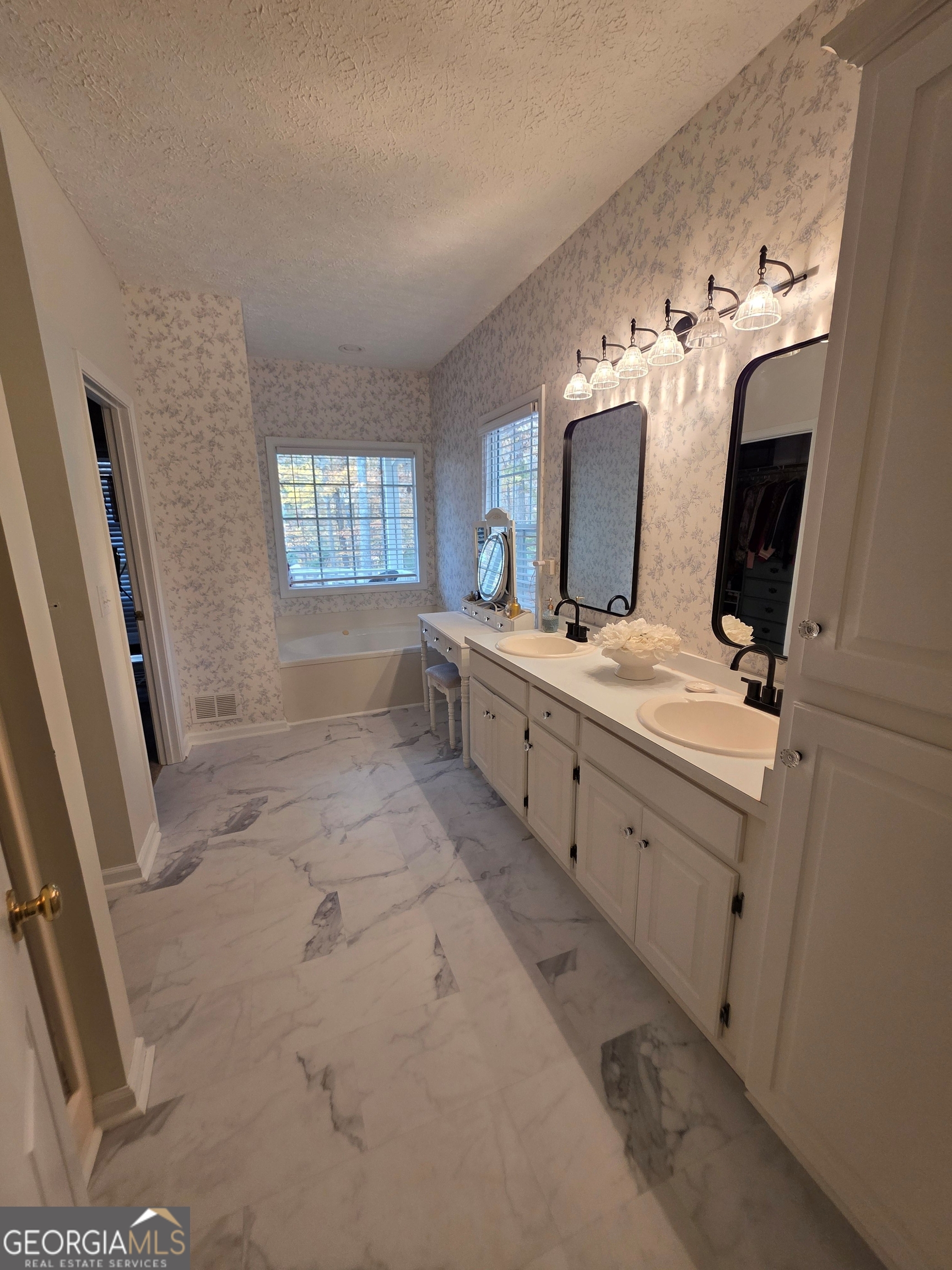 Laurel Lake - Residential