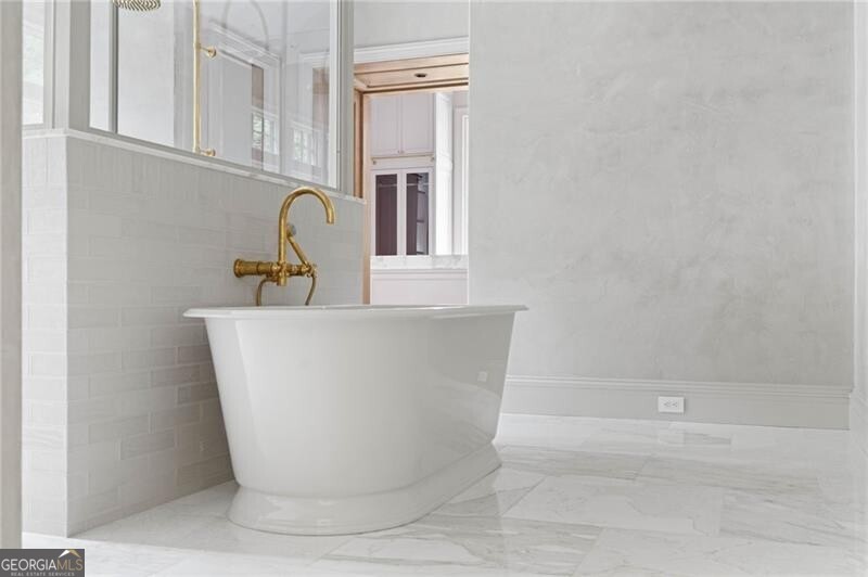 Tuxedo Park - Residential